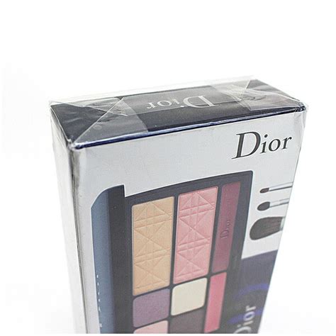 Travel in Dior 